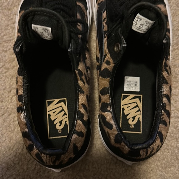 Vans - Picture 8 of 10